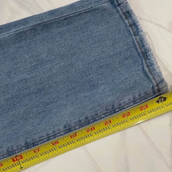 Lovervet by Vervet High Rise Jeans with a Medium Blue Wash. Size 28/7 - Picture 14 of 14